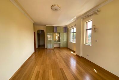 3 Bed Apartment with En Suite in Kilimani - 2