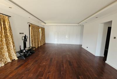 6 Bed House with En Suite in Kitisuru
