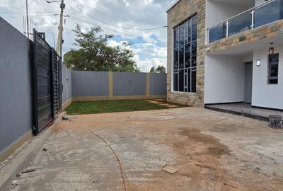 5 Bed House with En Suite at Varsityville Estate - 3