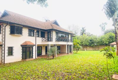 5 Bed Villa with En Suite in Gigiri - 2