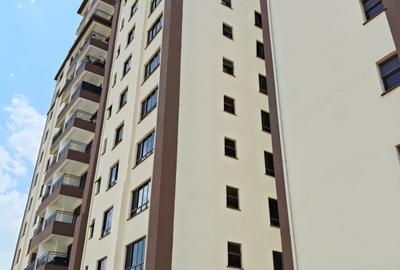 3 Bed Apartment with En Suite at Hatheru Road - 4