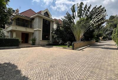 5 Bed House with En Suite in Lavington