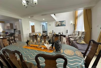 5 Bed Townhouse with En Suite at Muthama Access Road - 2