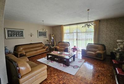 5 Bed House with En Suite in Runda - 3