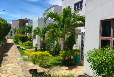 3 Bed Townhouse with En Suite at Sultan - 4
