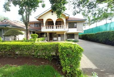 6 Bed House with En Suite in Runda - 2