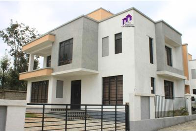3 Bed Townhouse with En Suite in Ongata Rongai