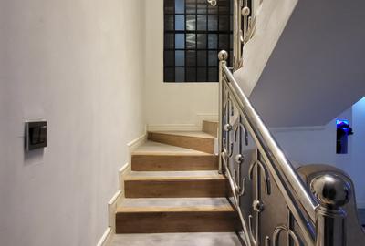 4 Bed House with En Suite in Buruburu