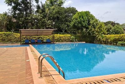 5 Bed Villa with En Suite in Runda - 4