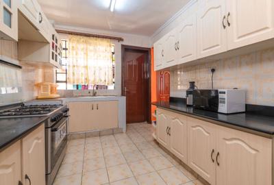 3 Bed Apartment with En Suite in Syokimau