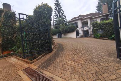 4 Bed Townhouse with Backup Generator in Kiambu Road