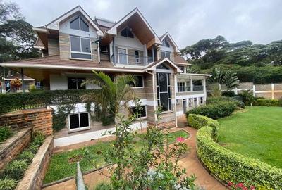 6 Bed House with En Suite at Nyari