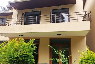 5 Bed Townhouse with En Suite in Lavington