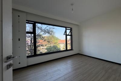 Serviced 2 Bed Apartment with En Suite in Lavington - 4