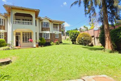 5 Bed Villa with En Suite at Off Mugumo Road