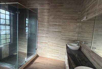 6 Bed House with En Suite in Karen - 3