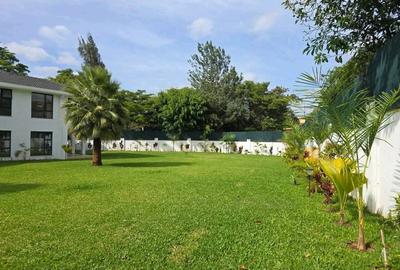 5 Bed House with En Suite in Runda - 3