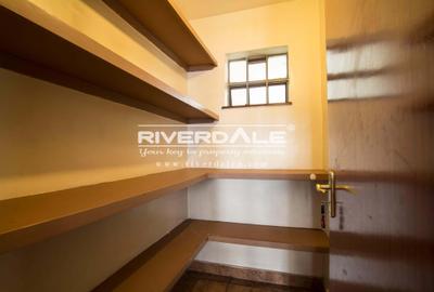 2 Bed Apartment with En Suite in Westlands Area - 3