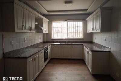 3 Bed House with En Suite in Runda