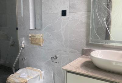 Serviced 2 Bed Apartment with En Suite in Nyali Area - 4