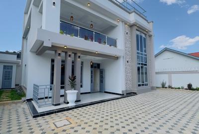 5 Bed Villa with En Suite at Mugutha