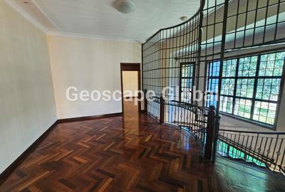 4 Bed House with En Suite in Kitisuru