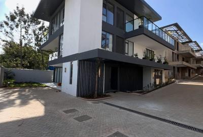5 Bed Townhouse with En Suite in Lavington