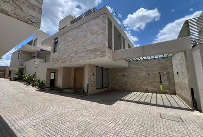 5 Bed House with En Suite in Lavington