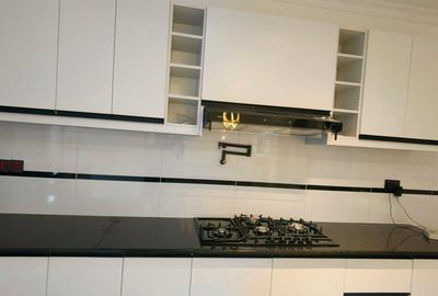 5 Bed Townhouse with En Suite at Kimbo Mugutha - 3