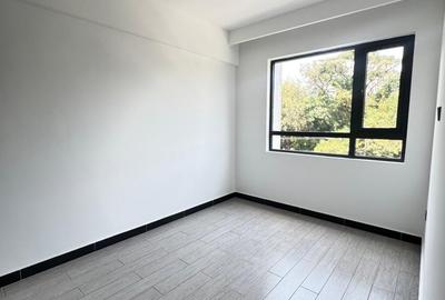 1 Bed Apartment with En Suite in Lavington - 2