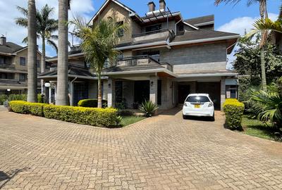 5 Bed Townhouse with En Suite at Lavington