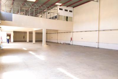 11,000 ft² Warehouse with Parking in Mombasa Road