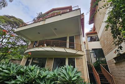 5 Bed House with En Suite in Gigiri