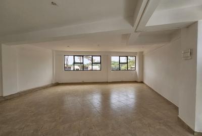 760 ft² Commercial Property with Parking in Kitisuru