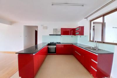 3 Bed Apartment with En Suite at Lavington - 3