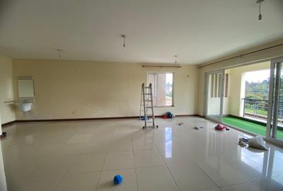 4 Bed Apartment with En Suite in Parklands