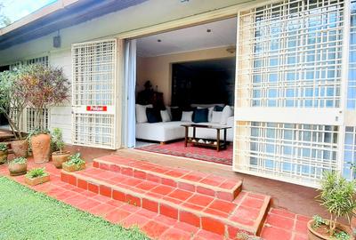 3 Bed House with En Suite in Rosslyn