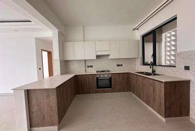 2 Bed Apartment with En Suite at Brookside Drive - 3
