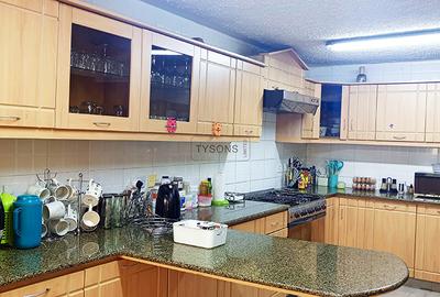 4 Bed House with En Suite in Lavington - 4