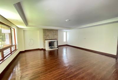 5 Bed Townhouse with Swimming Pool in Spring Valley - 3