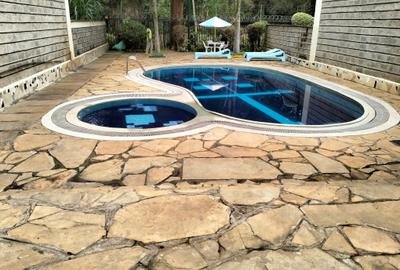 4 Bed Townhouse with En Suite in Westlands Area - 2
