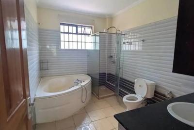 4 Bed Townhouse with En Suite at Kirawa Road - 3