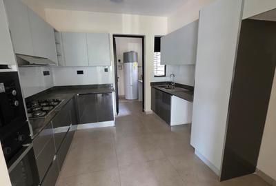 3 Bed Apartment with En Suite in General Mathenge