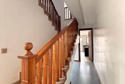 5 Bed Apartment with En Suite in Kilimani - 3