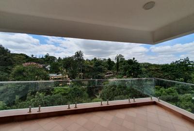 3 Bed Apartment with En Suite at The Colosseum - 2
