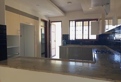 Serviced 3 Bed Apartment with En Suite in Nyali Area - 4