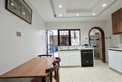 4 Bed Townhouse with En Suite in Brookside - 2