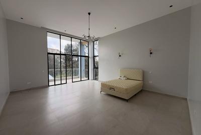 5 Bed Villa with En Suite at Tree Lane - 3