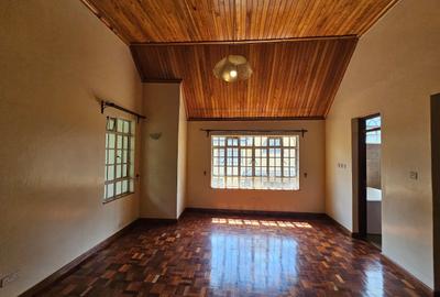 5 Bed Townhouse with En Suite in Lavington