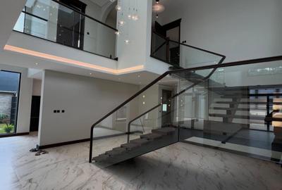 6 Bed House with En Suite in Nyari - 3